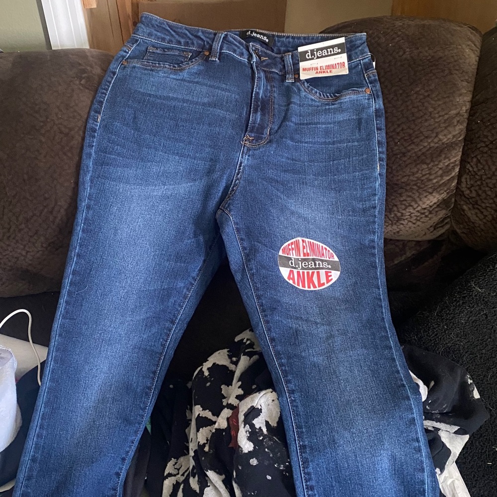 D. Jeans size 6 brand new